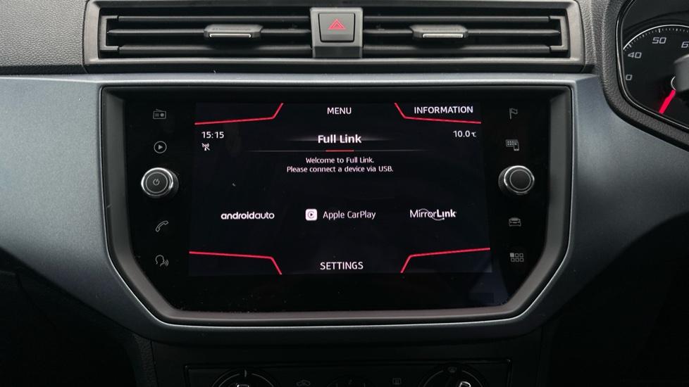 Apple Car Play & Android Auto