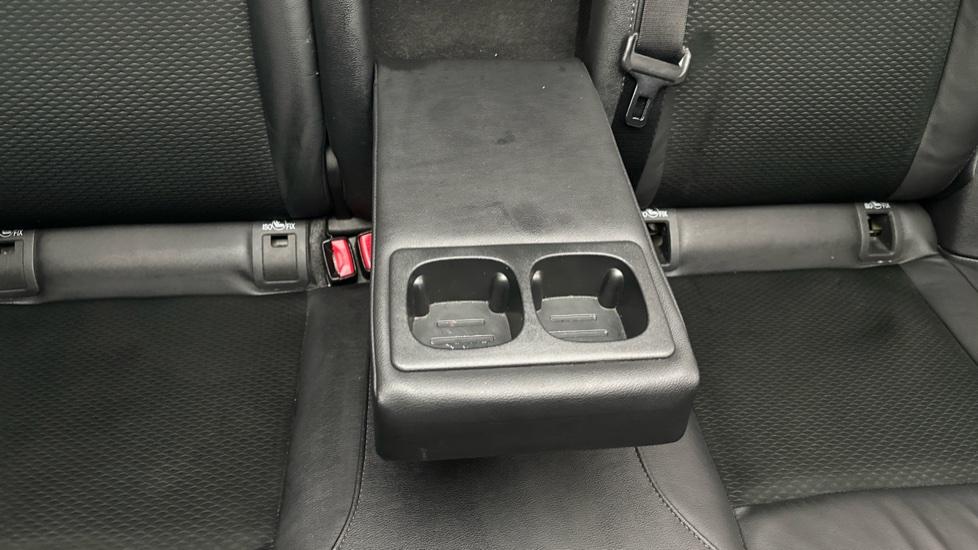 Rear Armrest/ Cup Holder