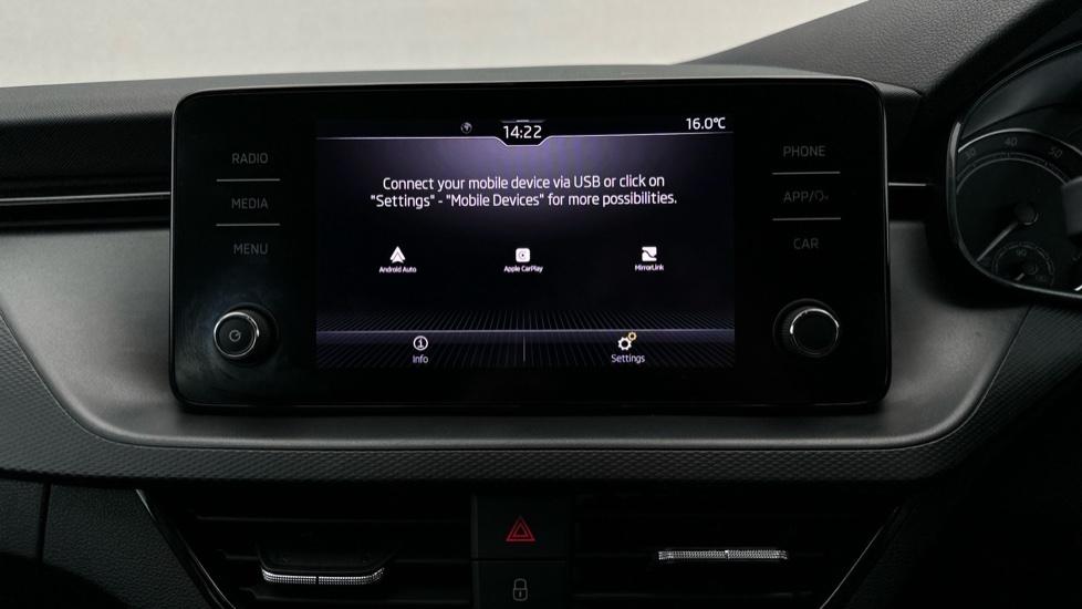 Apple Car Play & Android Auto