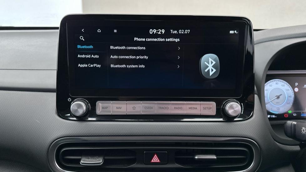 Apple CarPlay/Android Auto / Bluetooth 