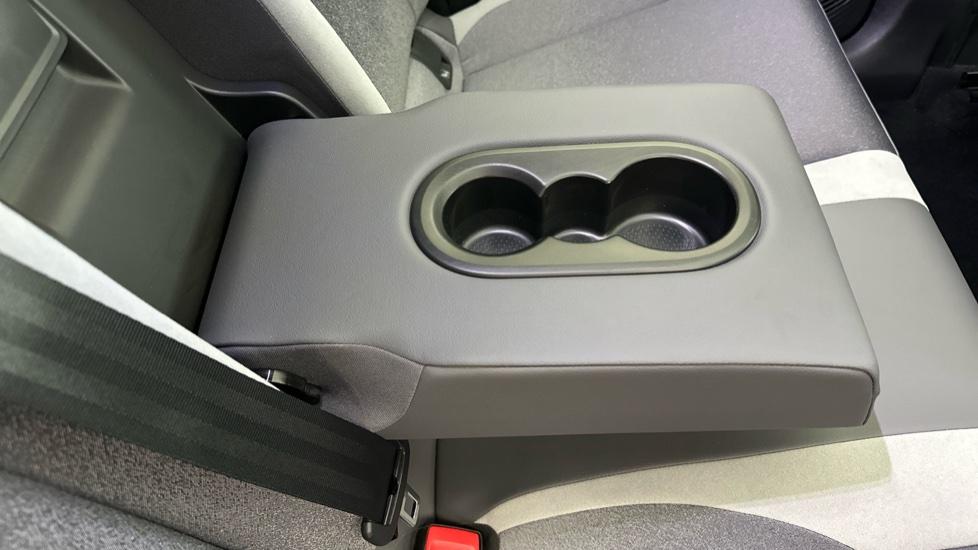 Rear Armrest/ Cup Holder