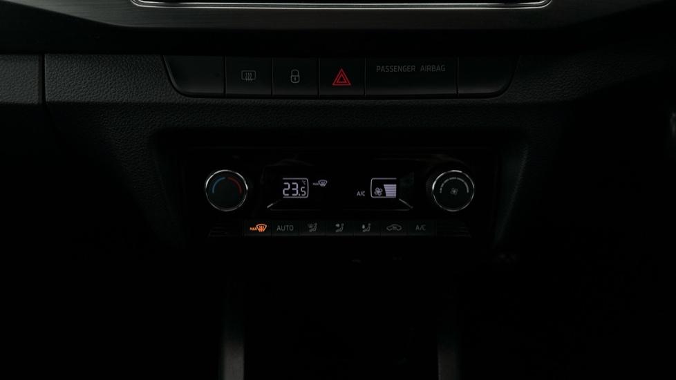 Air Conditioning /Dual Climate Control 