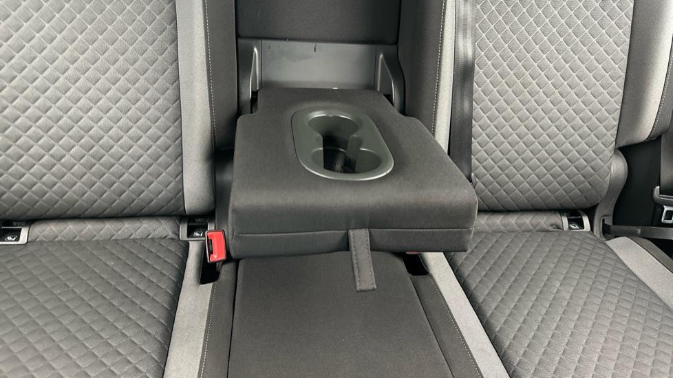 Rear Armrest/ Cup Holder