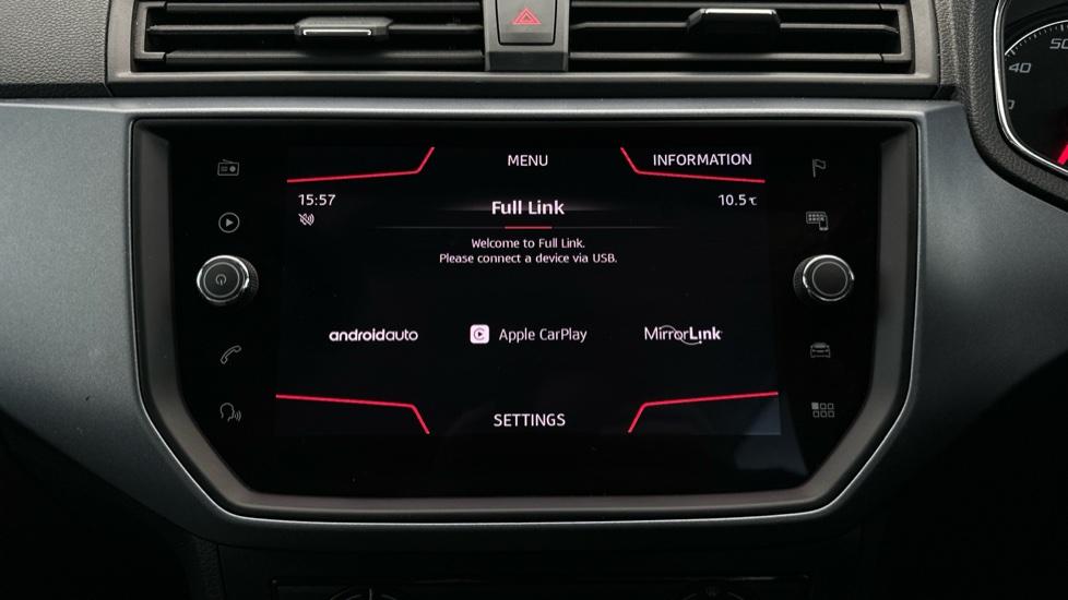 Apple Car Play & Android Auto