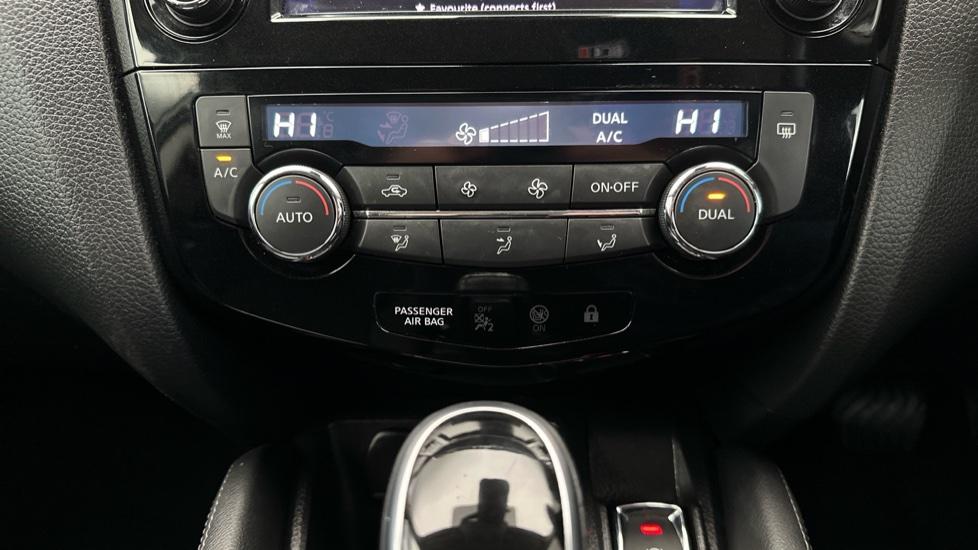 Dual Climate Control / Air Conditioning 