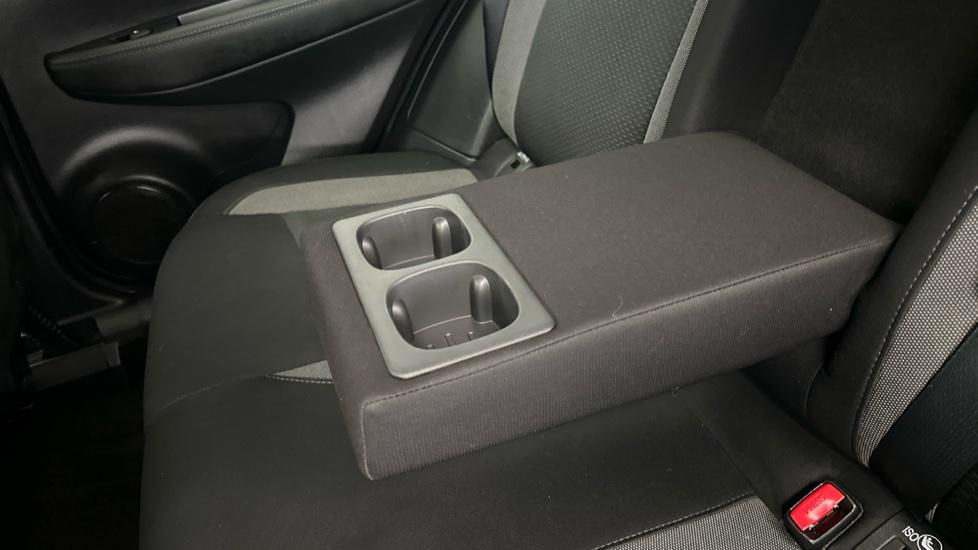 Rear Armrest/ Cup Holder