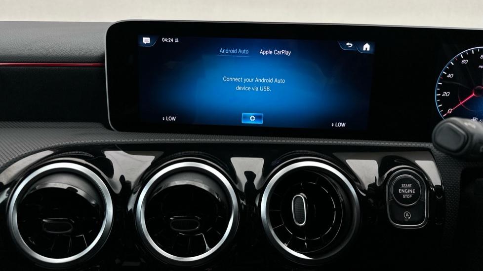 Apple Car Play & Android Auto