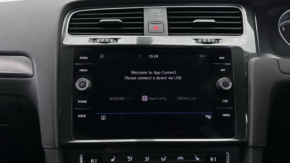 Apple Car Play & Android Auto