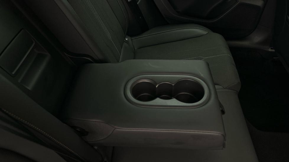 Rear Armrest/ Cup Holder