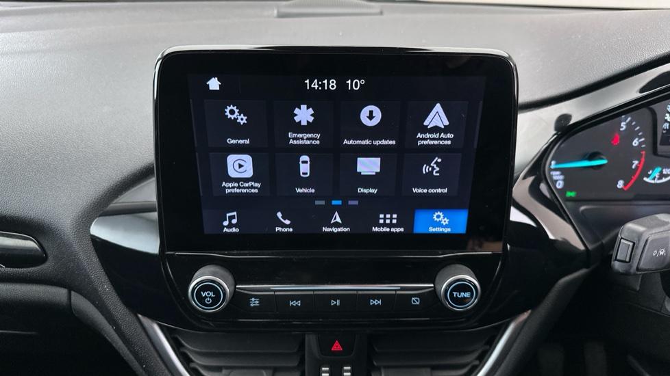 Apple Car Play & Android Auto