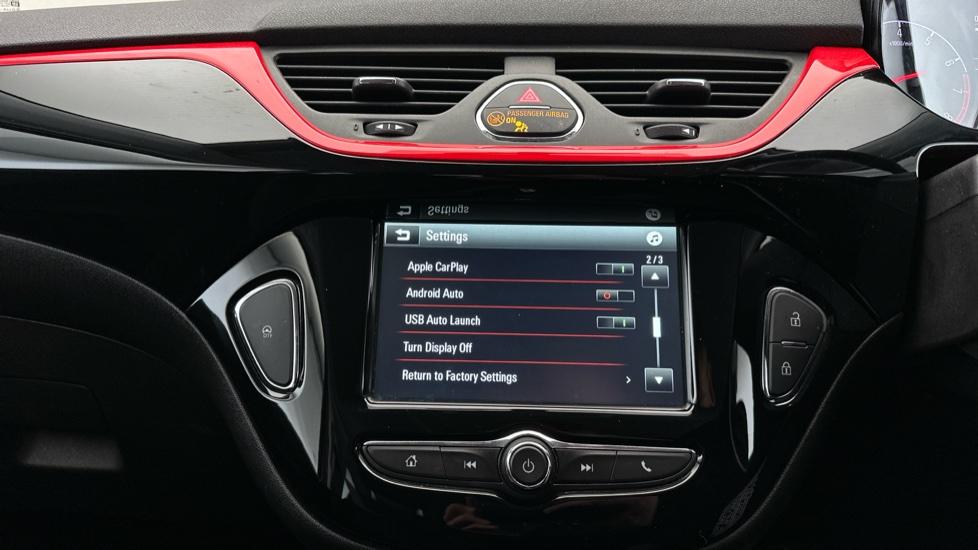 Apple Car Play & Android Auto