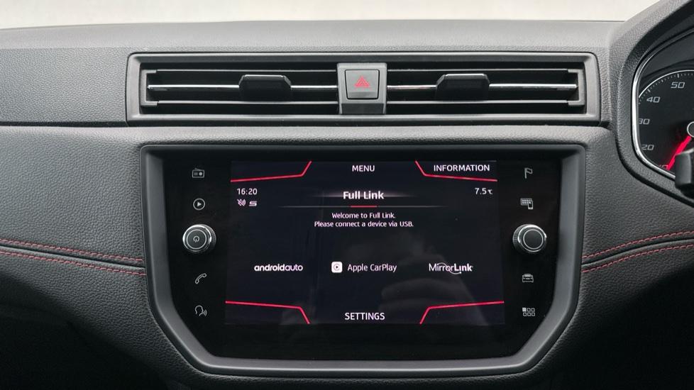 Apple Car Play & Android Auto