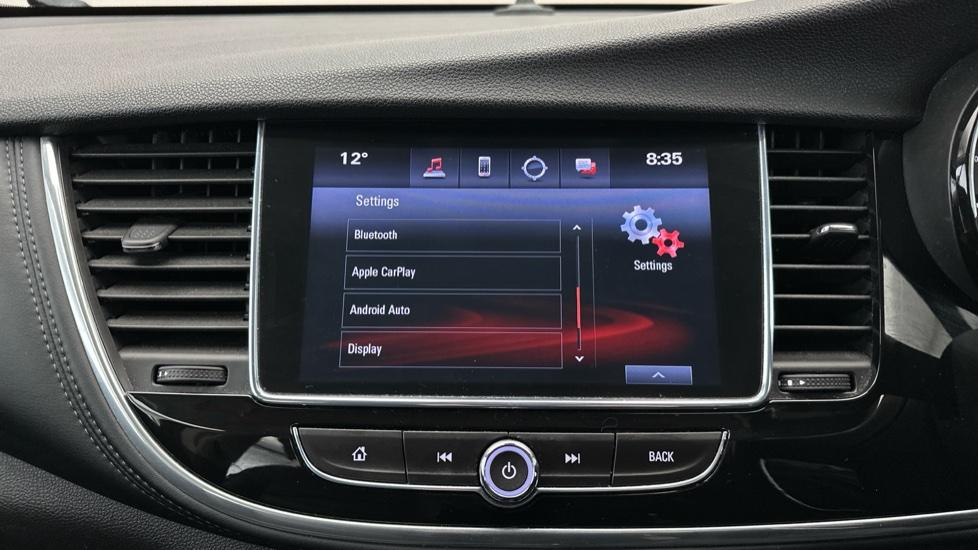 Apple CarPlay/Android Auto 