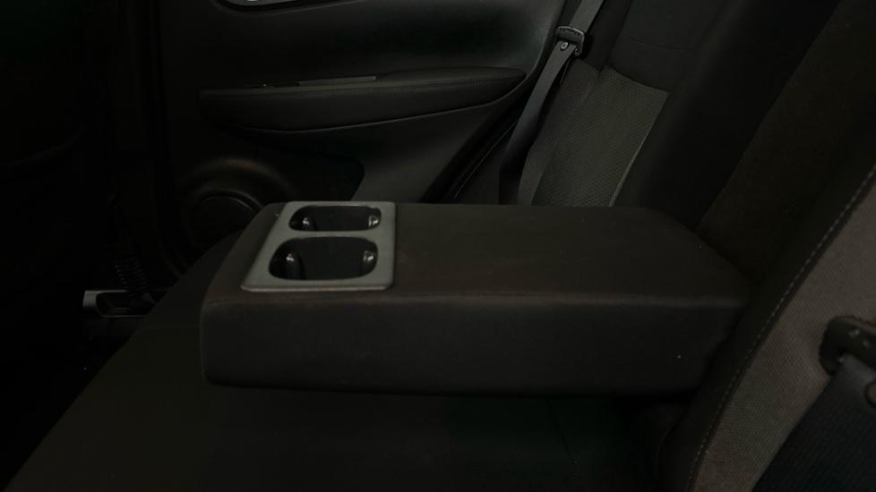 Rear Armrest/ Cup Holder