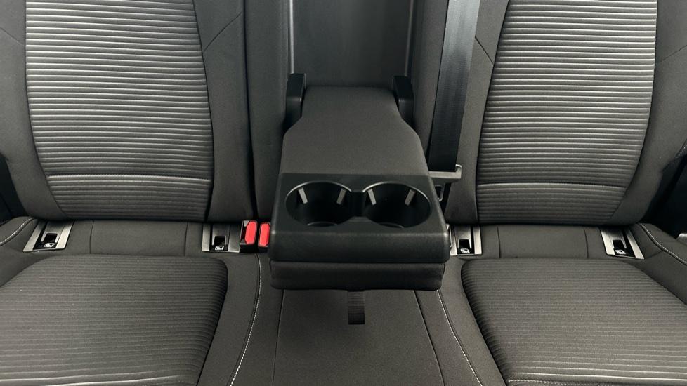 Rear Armrest/ Cup Holder