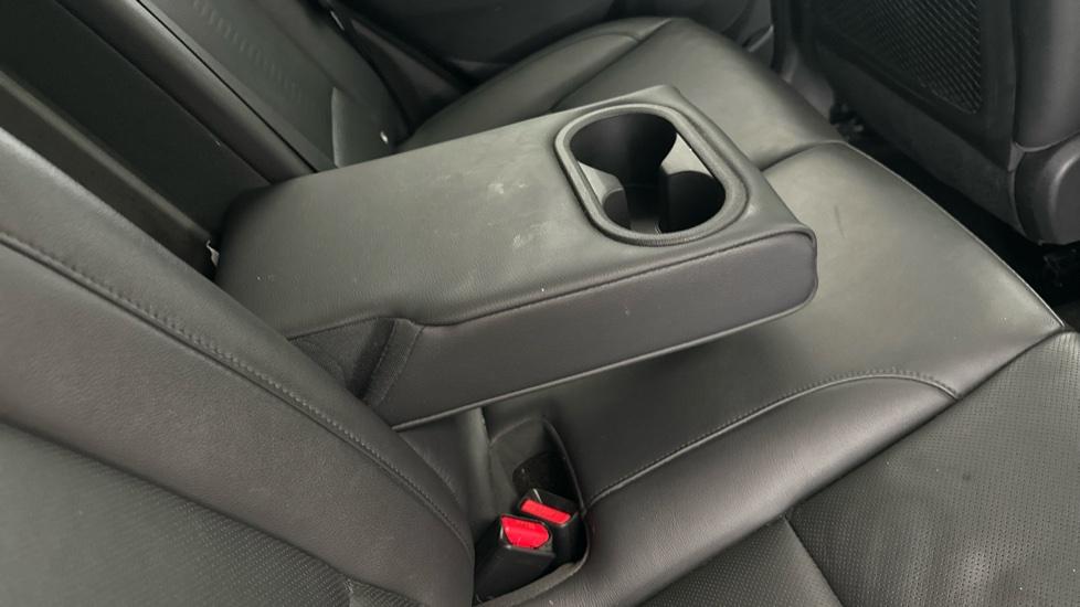 Rear Armrest/ Cup Holder