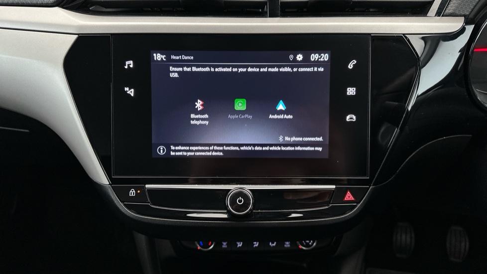 Bluetooth / Apple CarPlay / Android Auto 