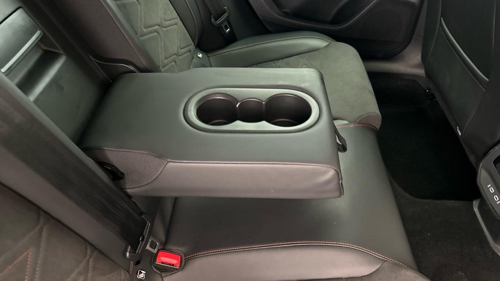 Rear Armrest/ Cup Holder