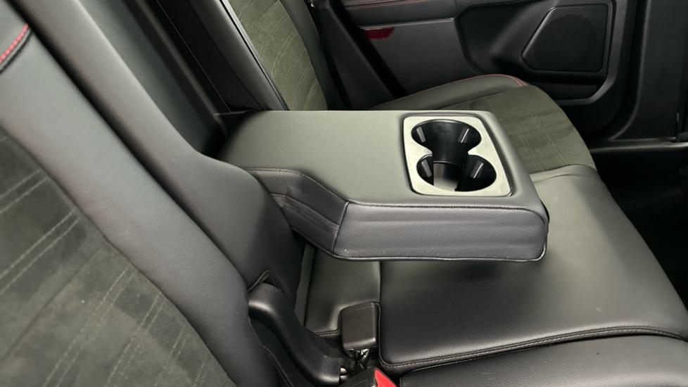 Rear Armrest/ Cup Holder