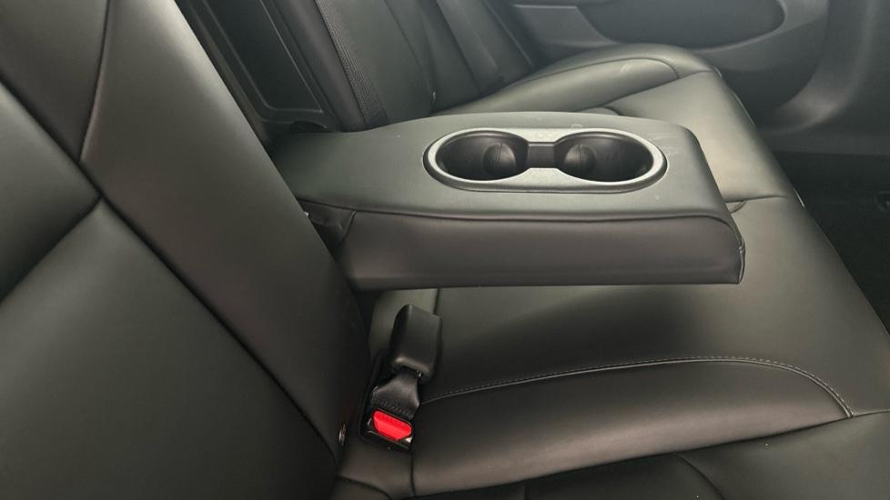 Rear Armrest/ Cup Holder