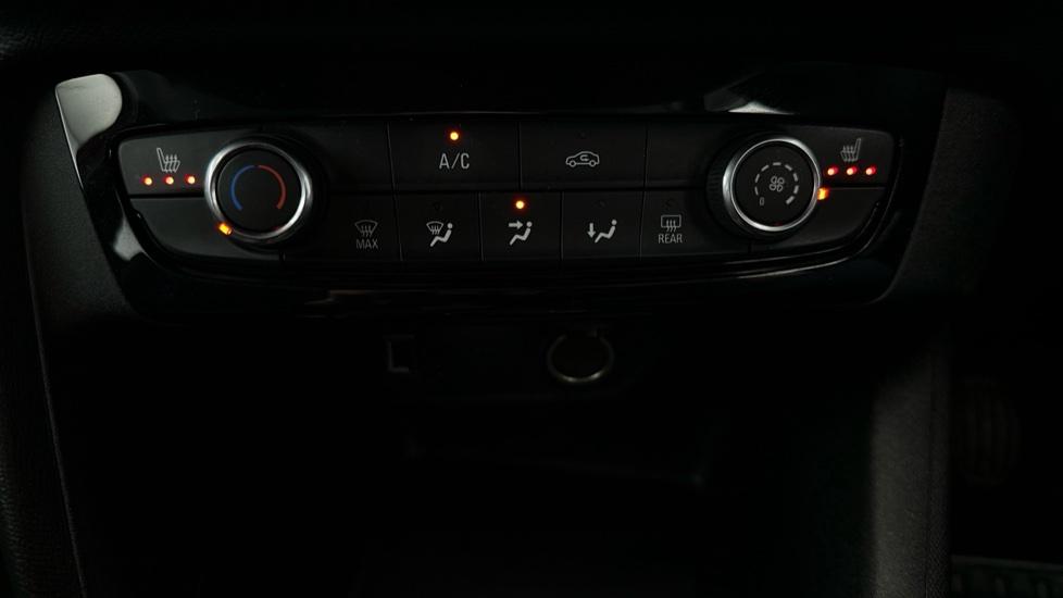 Air Conditioning /Heated Seats 