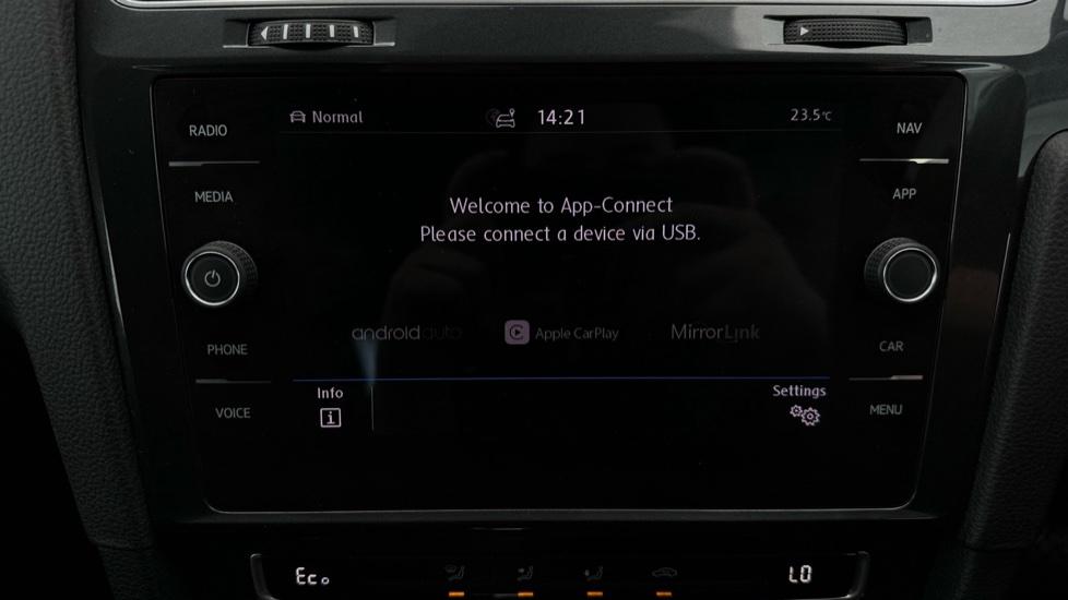 Apple Car Play & Android Auto