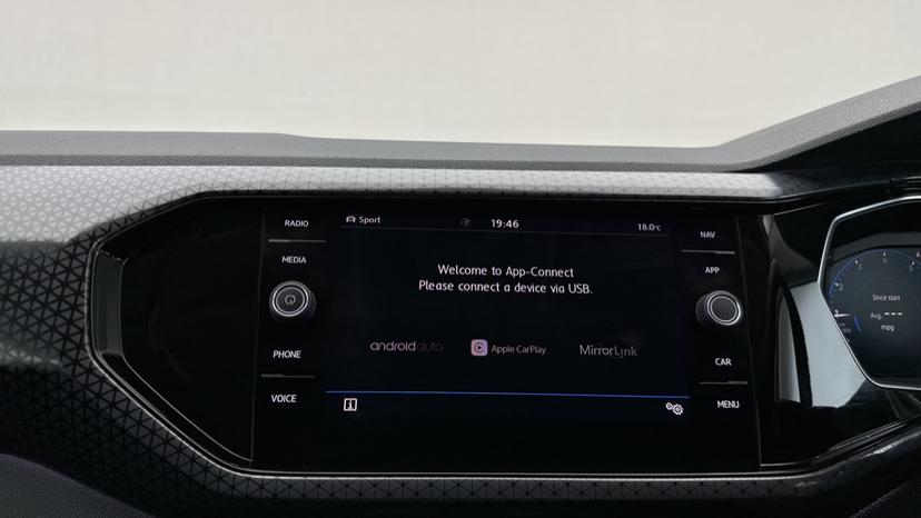 Apple CarPlay/Android Auto 