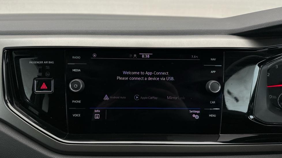 Apple Car Play & Android Auto