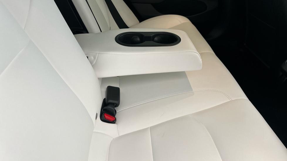 Rear Armrest/ Cup Holder