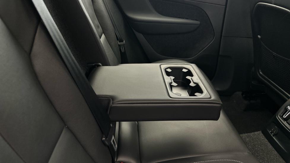 Rear Armrest/ Cup Holder