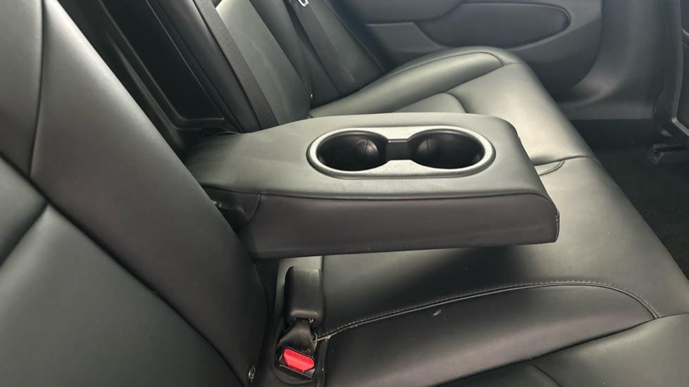 Rear Armrest/ Cup Holder