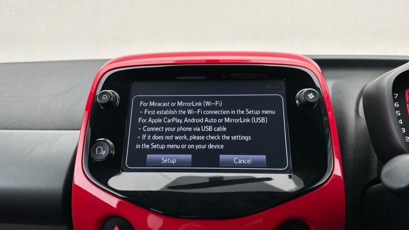 Apple CarPlay/Android Auto 