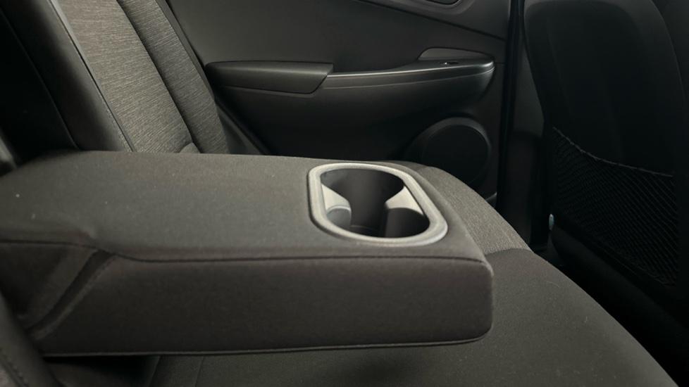 Rear Armrest/ Cup Holder