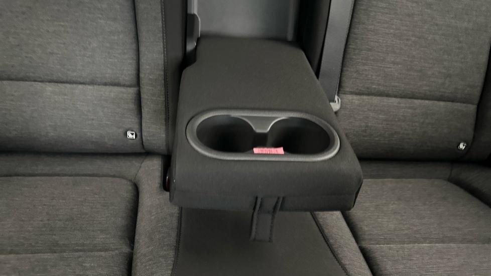 Rear Armrest/ Cup Holder