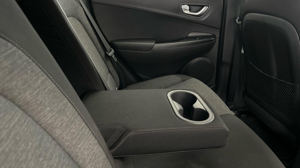 Rear Armrest/ Cup Holder