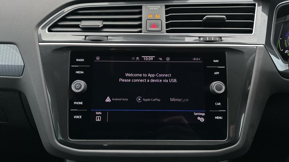 Apple Car Play & Android Auto