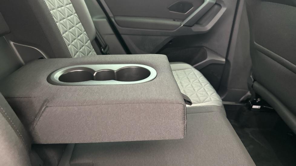 Rear Armrest/ Cup Holder