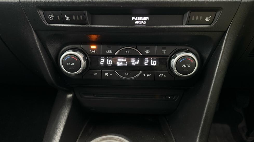 Dual Climate Control / Air Conditioning / Heated Seats / Heated Steering Wheel 