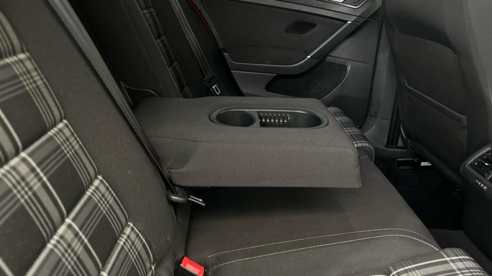 Rear Armrest/ Cup Holder