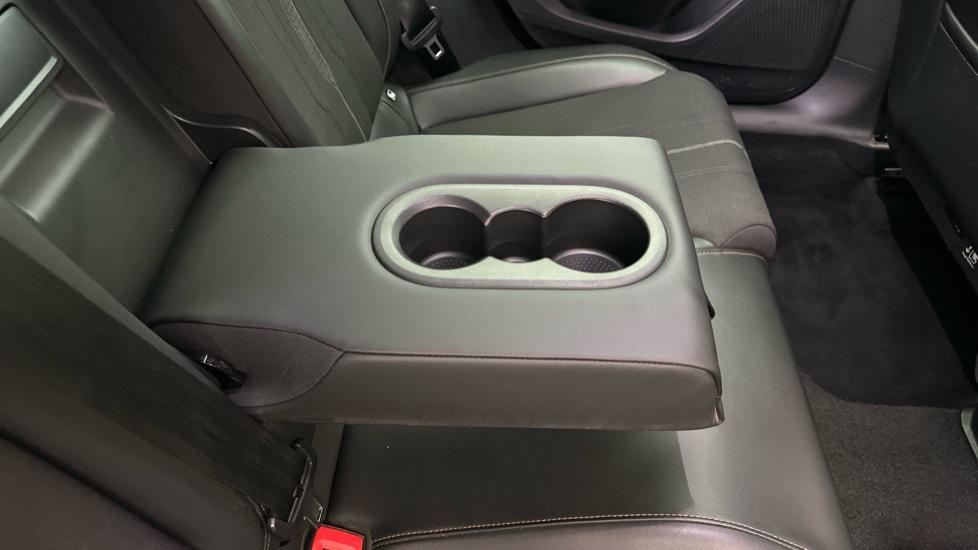 Rear Armrest/ Cup Holder