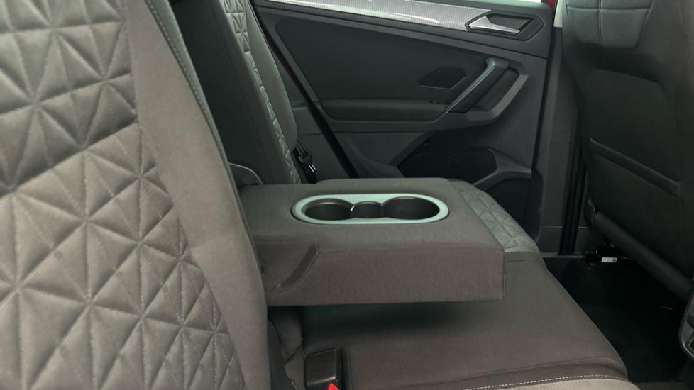 Rear Armrest/ Cup Holder