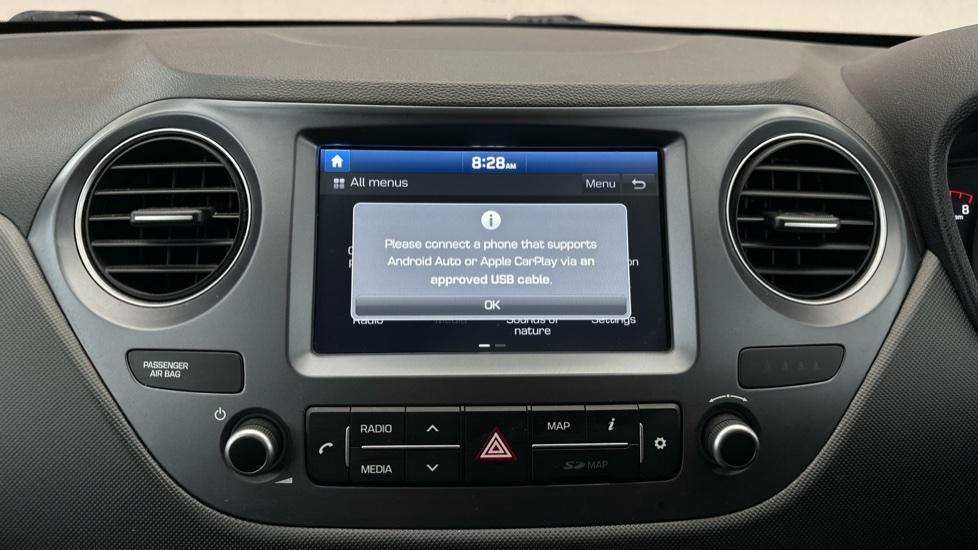 Apple Car Play & Android Auto