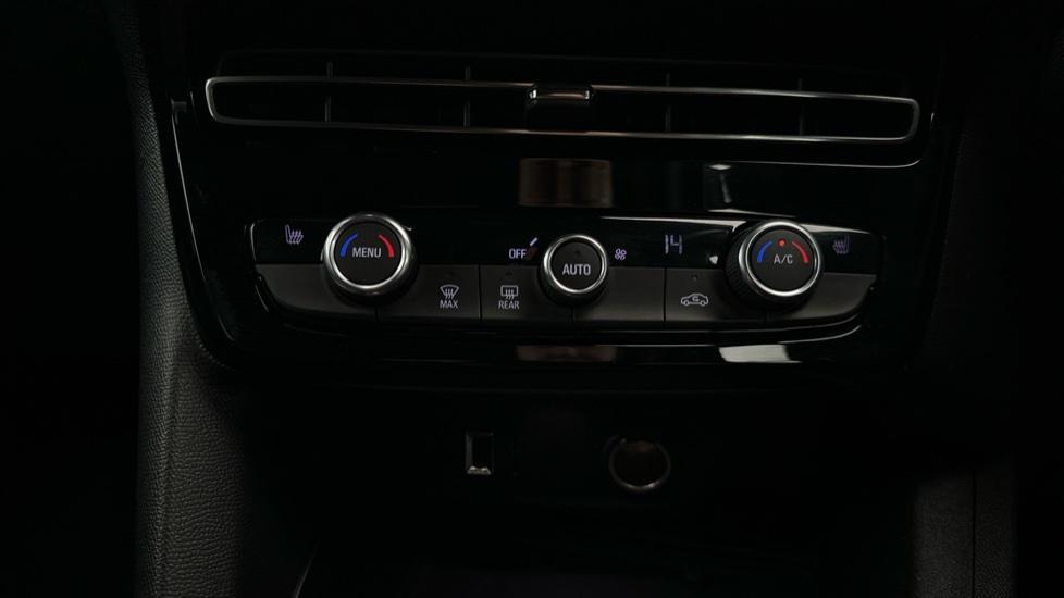 Air Conditioning /Heated Seats 