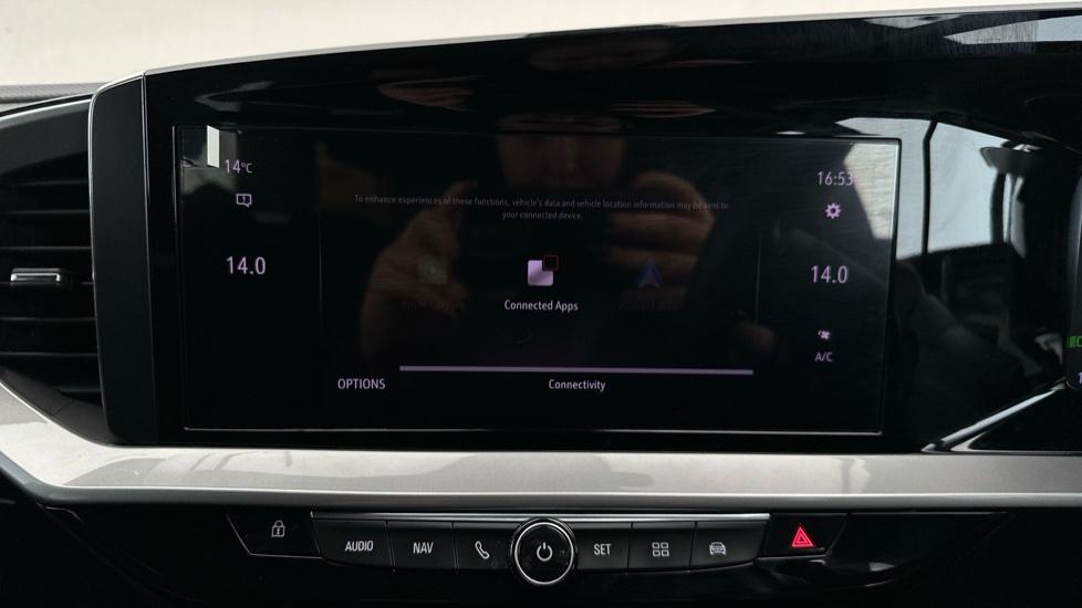 Apple Car Play & Android Auto