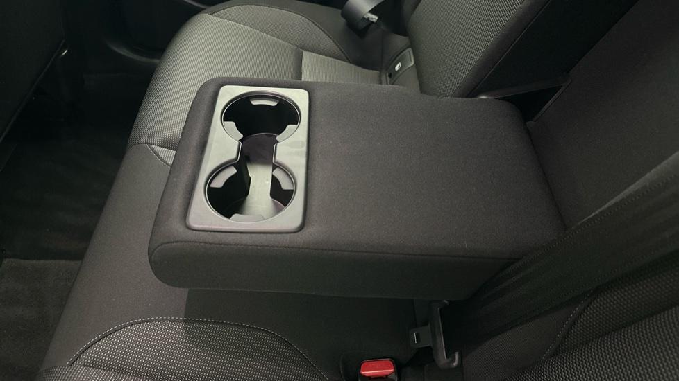 Rear Armrest/ Cup Holder