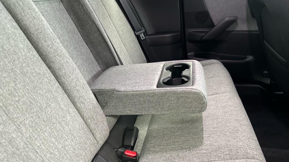 Rear Armrest/ Cup Holder