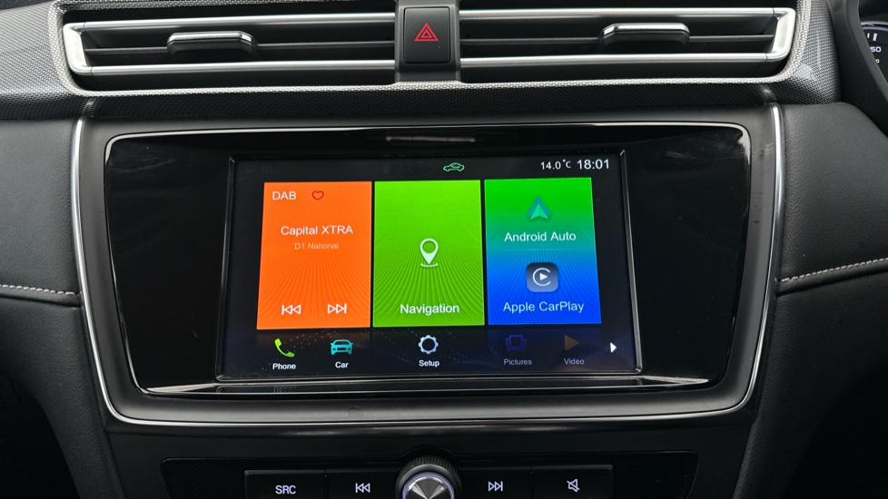 Apple Car Play & Android Auto