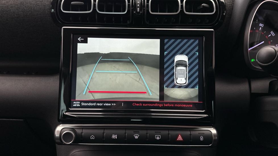 Rear View Camera/Park Pilot 