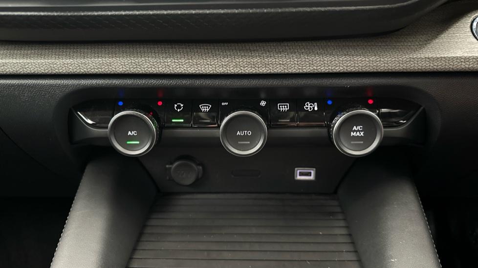 Air Conditioning /Dual Climate Control 