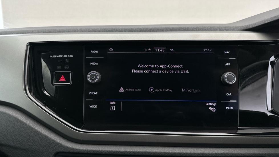 Apple Car Play & Android Auto